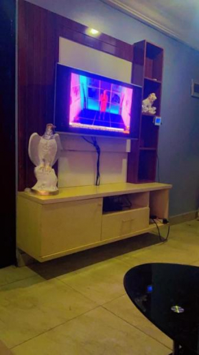Service apartment